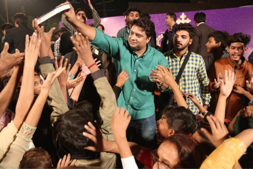 Free Urdu Bibles Distribution Pakistan-Good Samaritan Ministries-02 - Free Urdu Bibles Free Urdu Bibles Distribution in Pakistan.